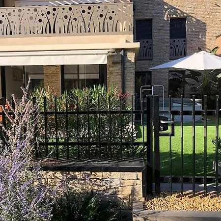 Giens, Superb High-end With Jacuzzi * הייר