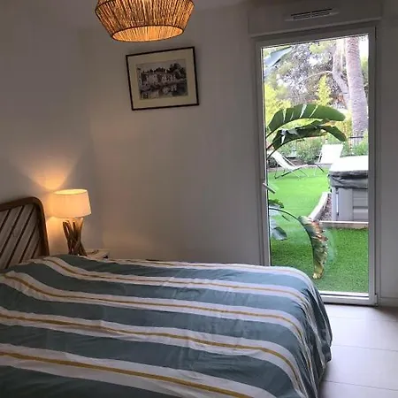 דירה Giens, Superb High-end With Jacuzzi