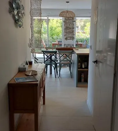 Apartment Giens, Superb High-end With Jacuzzi Hyeres